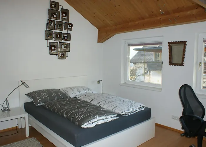 Haus & Am Lahnbach * 施瓦茨